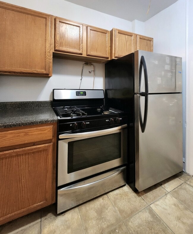 Foto del edificio - 3746 W Irving Park Rd