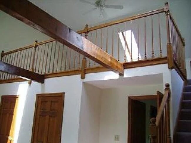 Foto del edificio - 3 bed 1/5 bath Townhome available 8/15/25