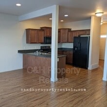 Building Photo - 629 Presidents Pl