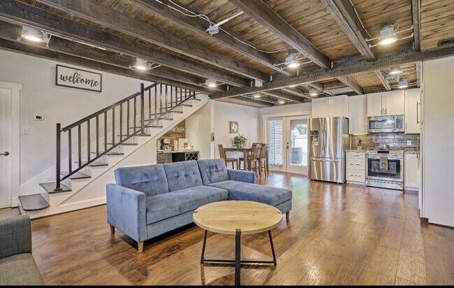 Foto del edificio - 1320 Bragg St