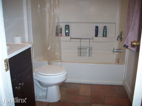 Foto del edificio - 6 br, 2 bath House - 1016 S Forest Ave