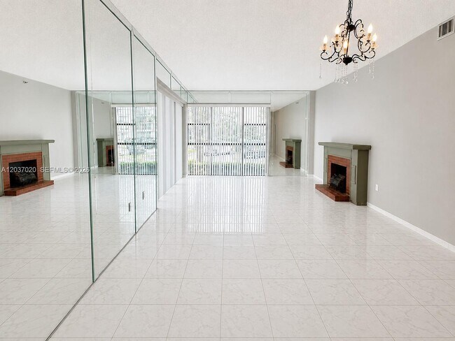 Foto del edificio - 20505 E Country Club Dr