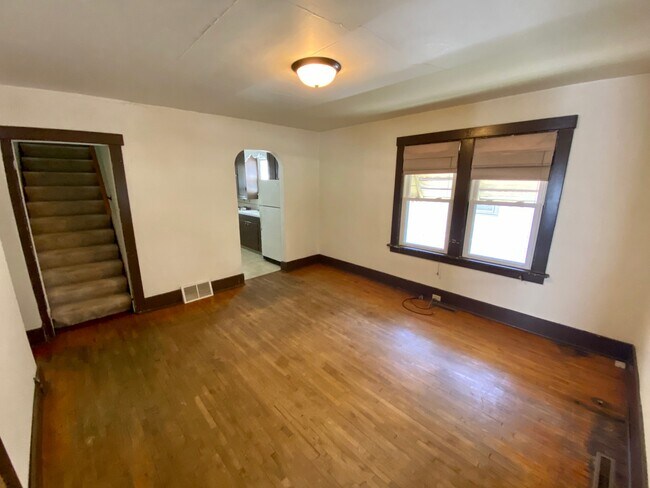 Building Photo - 780 Hillview Ave
