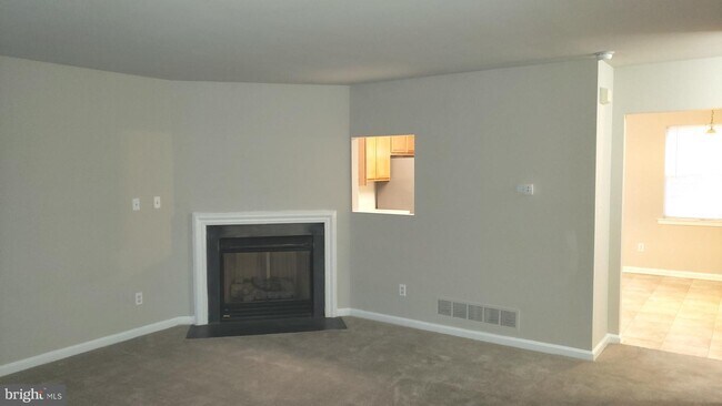 Building Photo - 23 Saddle Ridge Ct