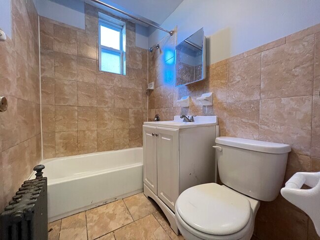 60 Crawford Ave C - 58 Crawford St