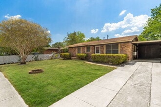 Building Photo - 218 E Villaret Blvd