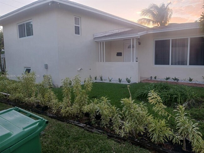 Foto del edificio - 1260 NE 200th Terrace