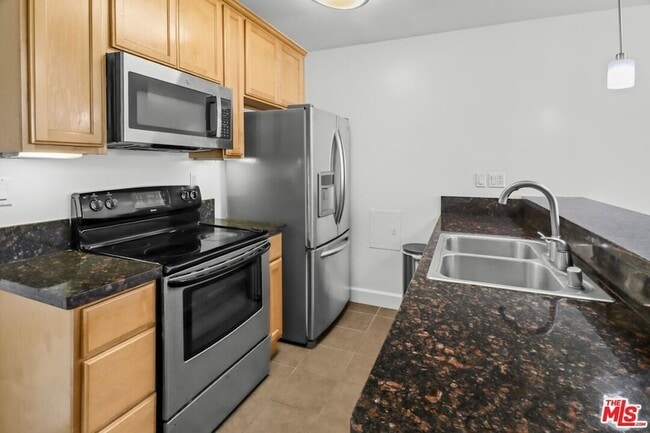 Photo - 10982 Roebling Ave House