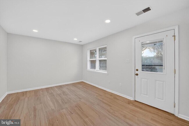 Foto del edificio - 224 Moore Dr