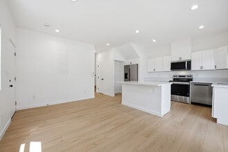 Building Photo - 6414 Cleo St