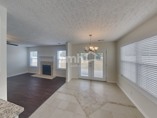 Foto del edificio - 651 Crescent Rd