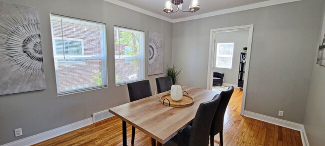 Foto del edificio - 708 Vermont St