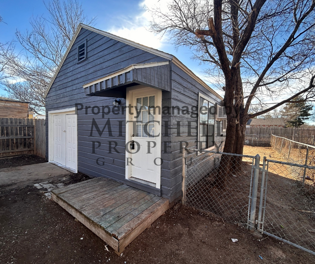 Primary Photo - Adorable 1 bedroom 1 bath back house in a ...