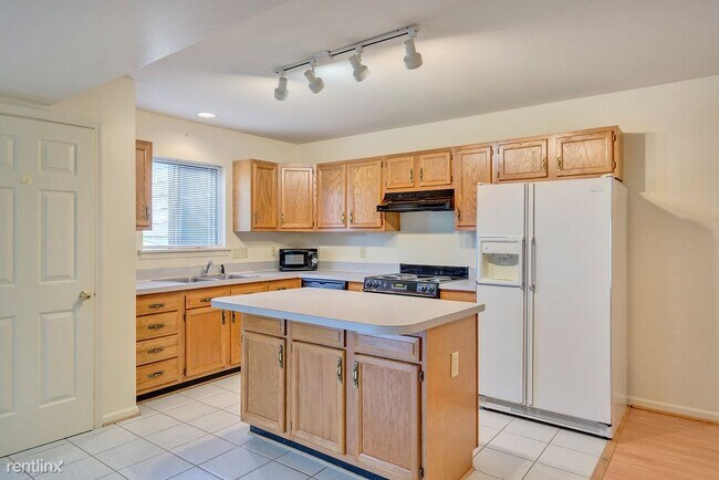 Building Photo - 4 br, 2.5 bath House - 1110 Amber Ridge Road