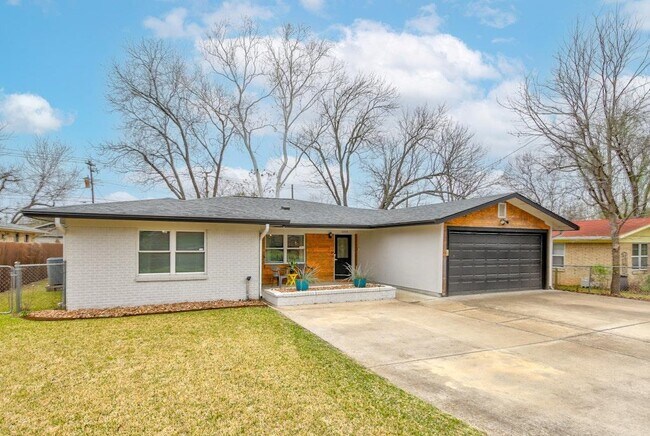 Foto del edificio - 6004 Libyan Dr