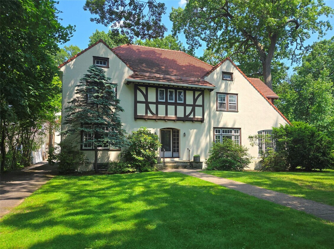 Foto principal - 134 Pelhamdale Ave