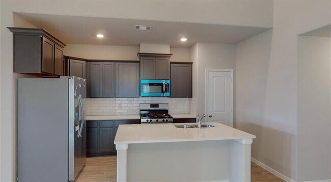 Building Photo - 7919 Cypress Myrtle Dr