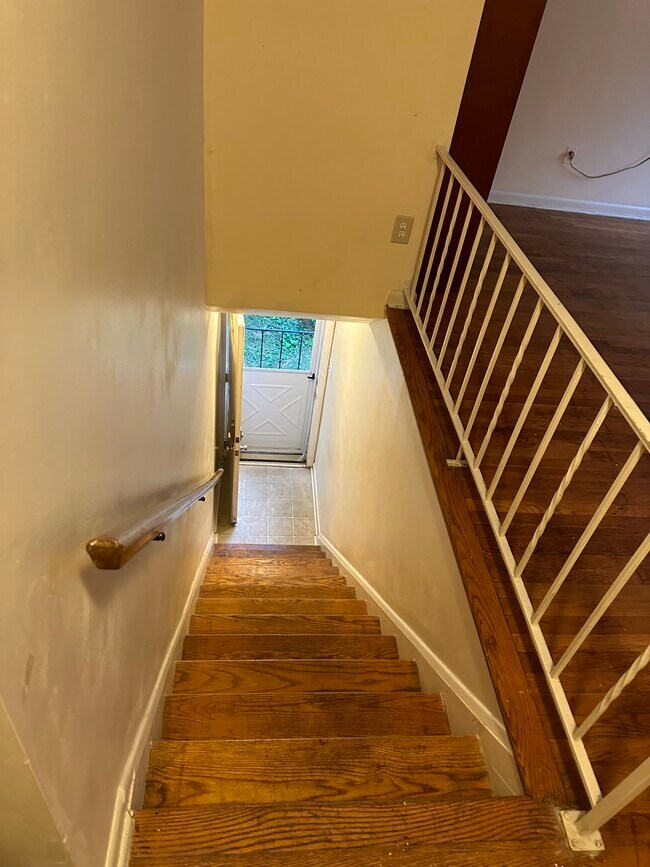 Foto del edificio - 1005 Cedarcroft Rd