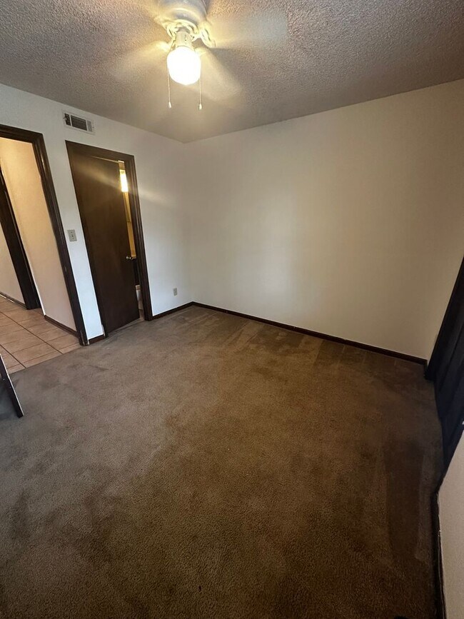 Foto del edificio - 2Bed/2Bath Townhome