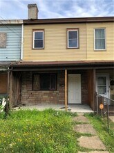 Building Photo - 615 E 18th Ave