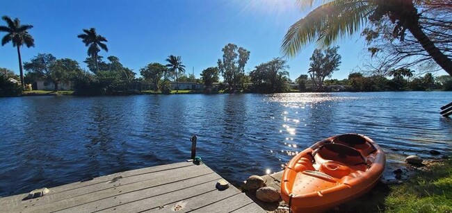 Building Photo - 4154 SW 49th St