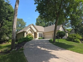 Building Photo - N72W24238 S Woodsview Dr