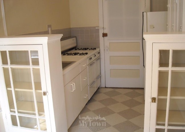 Building Photo - 4350 W 58th St