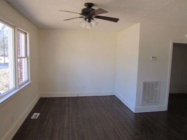 Foto del edificio - Close to Swan Lake