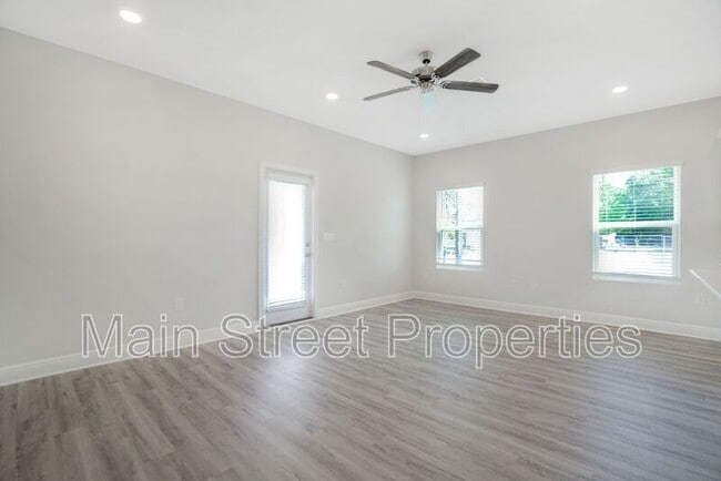 Building Photo - 7104 Cedar Grv Wy