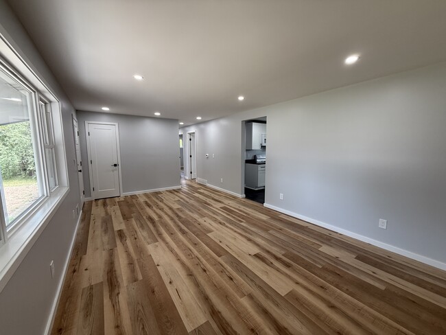 Building Photo - 123 Cattaragus Dr