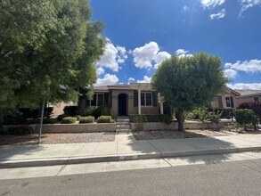 Building Photo - 499 Palm Ave Building Photo - 499 Palm Ave