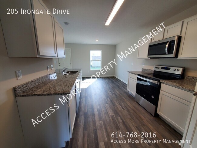 Foto del edificio - BRAND NEW FIVE BEDROOM