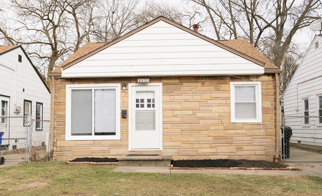 Foto del edificio - 12302 Milligan Ave