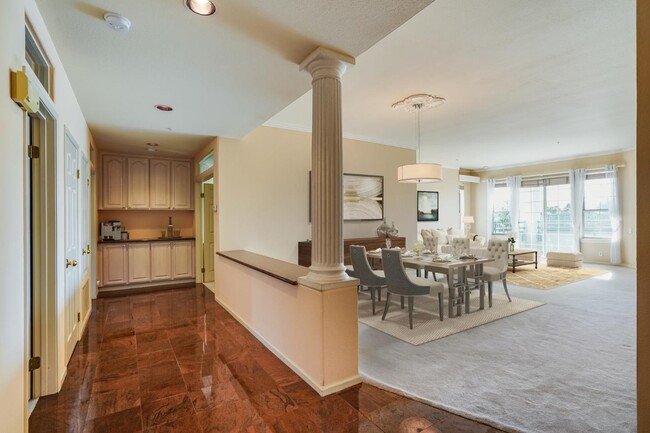 Foto del edificio - 720 Promontory Point Ln