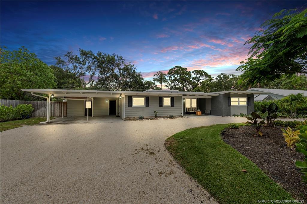 Primary Photo - 530 S Manor Dr