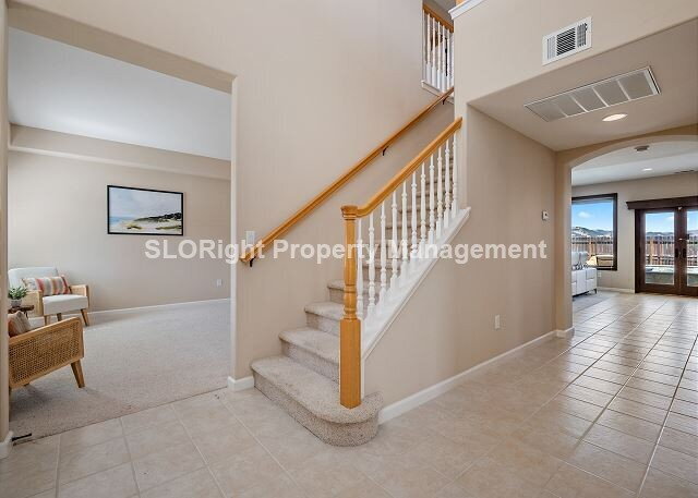 Building Photo - AVAILABLE SEPTEMBER- Beautiful Home in Paso Robles - 4 Bed / 4 Bath