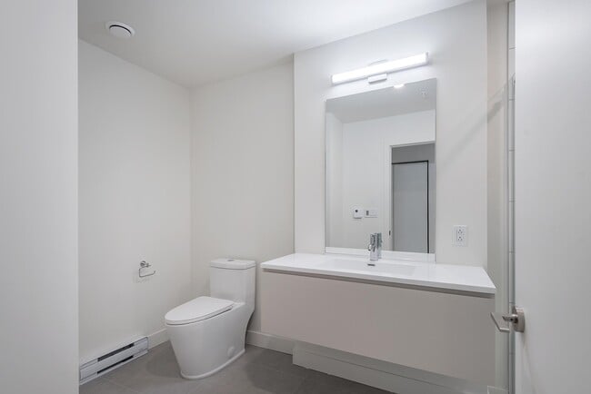 Building Photo - C410