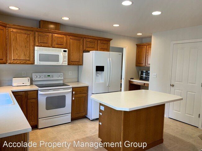 Building Photo - 2 br, 2 bath House - 607 S 87th Ave