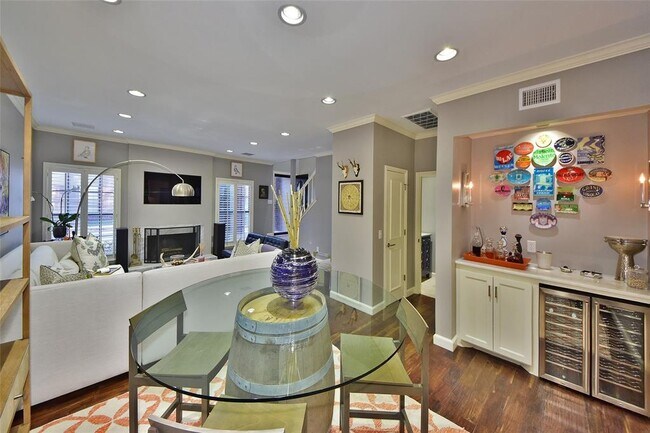 Foto del edificio - 6204 Waterford Blvd