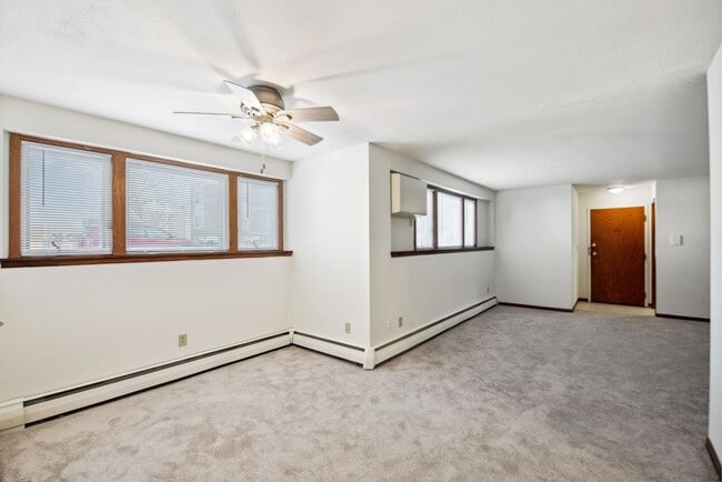 Interior Photo - Rose Mall Apartments