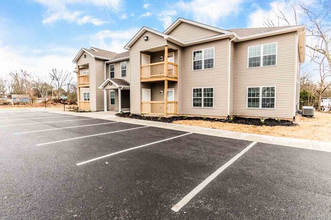 Building Photo - 467 Glen Lily Rd