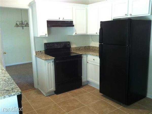 Building Photo - 613 Las Varas Ct