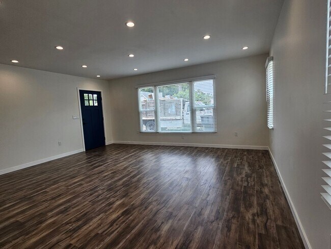 Foto del edificio - 1416-1418 E. Windsor Rd.