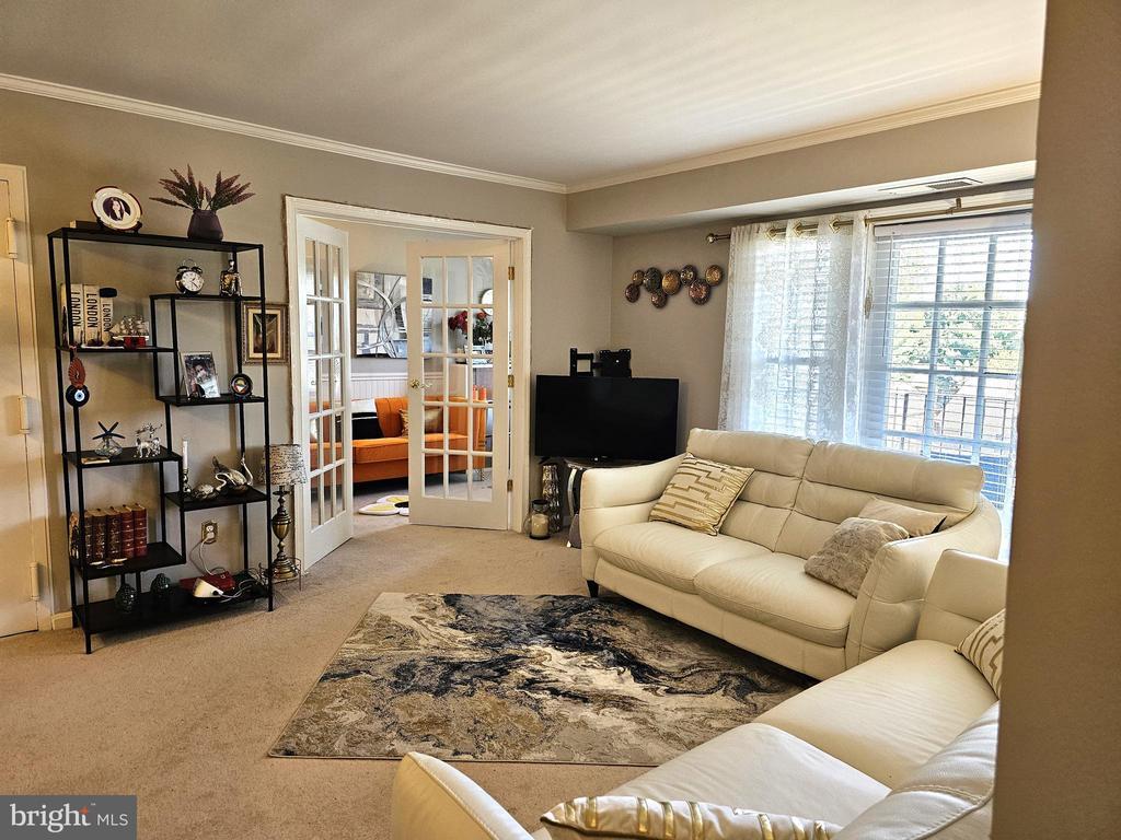 Foto principal - 5821 Rexford Dr