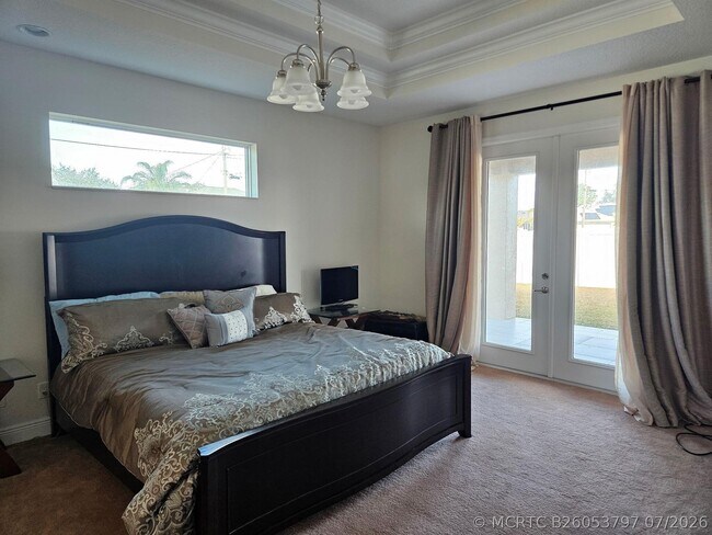 Foto del edificio - 5768 NW Zenith Dr