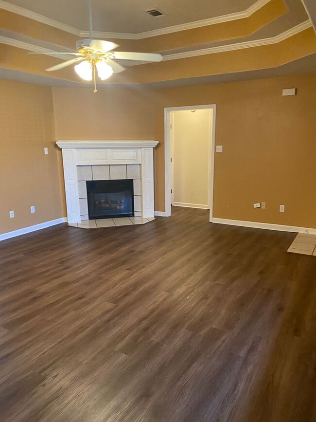 Building Photo - Contact Peggy Goodman 501 676 1758