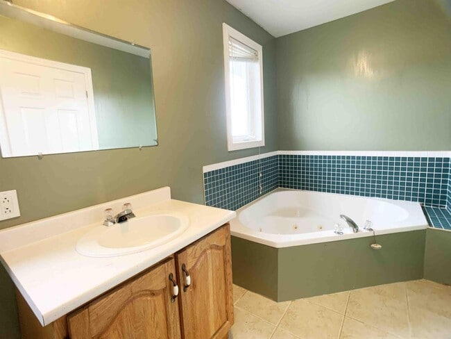 Building Photo - 18 Alderberry Ln