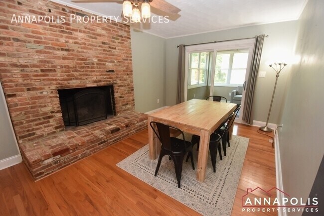 Building Photo - 700 mount alban drive
