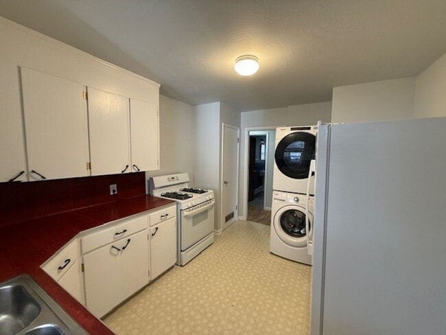 Photo - Adorable Cottage in Ivywild! House