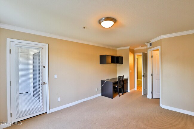 Foto del edificio - 2025 E Campbell Ave